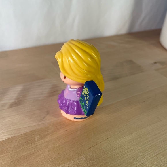 Little People Disney Princess Rapunzel with blue book - Picture 2 of 4